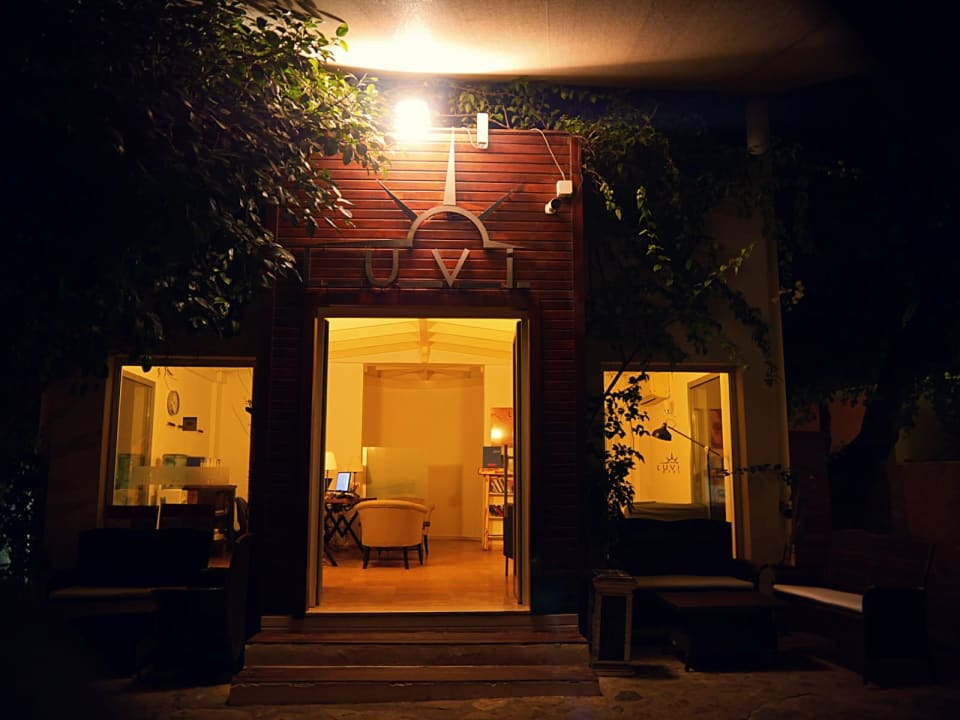 Lobby Costa Luvi Hotel