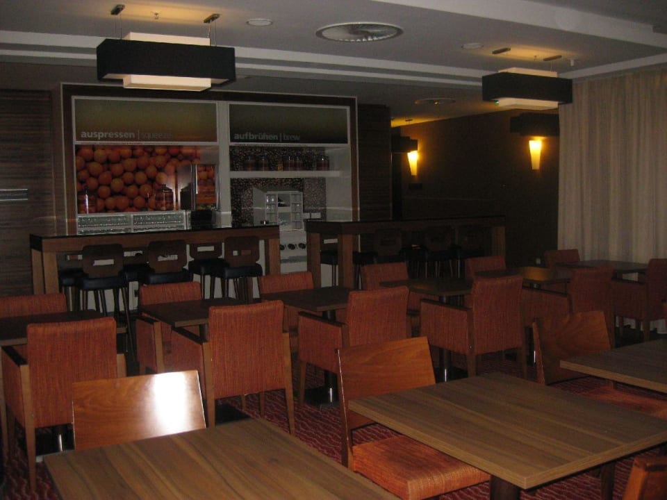 Frühstücksbereich Hampton by Hilton Berlin City West