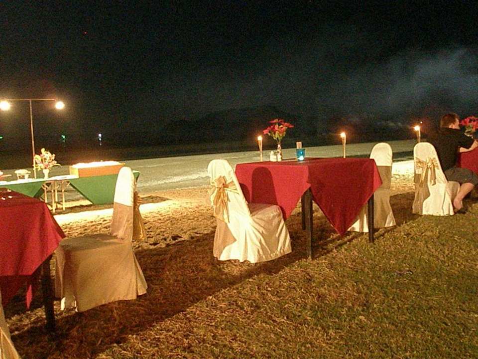 Weihnachtsbuffet am Strand Hotel The Privacy Beach Resort & Spa