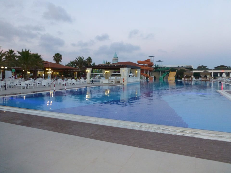 Grande piscine Hotel Club Nena
