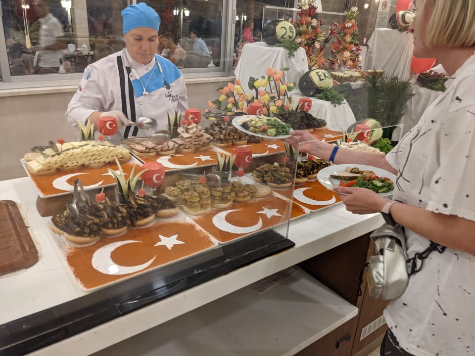 Gastro Ramada Resort by Wyndham Side
