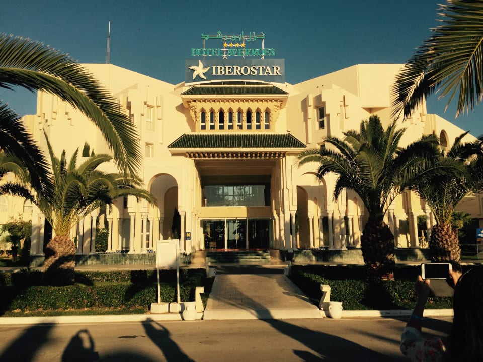 Eingang Hotel Iberostar Waves Averroes