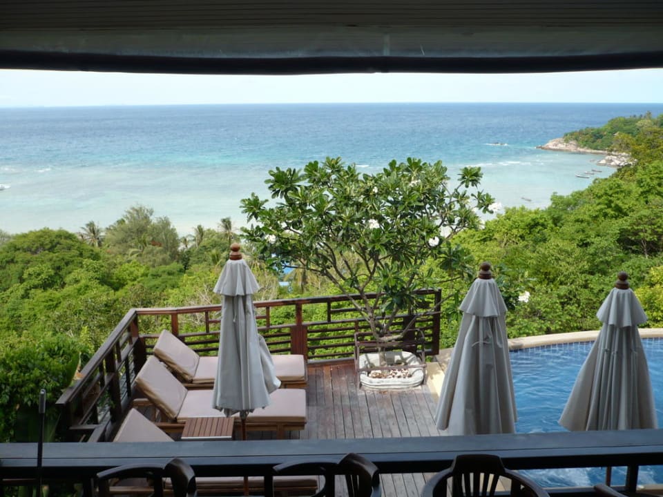 Blick auf die Bucht beim Frühstück Hotel Chintakiri Resort