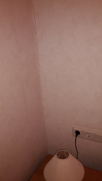 Alte Tapeten?  Hotel an der Therme