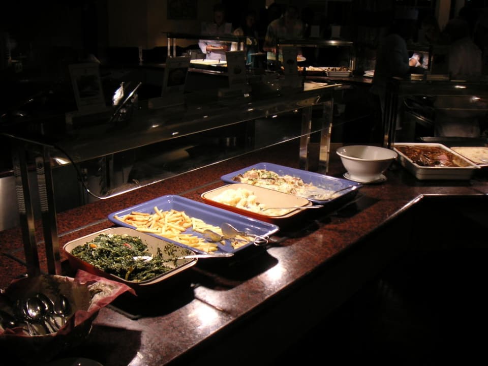 Teil des warmen Buffets Abora Catarina by Lopesan Hotels