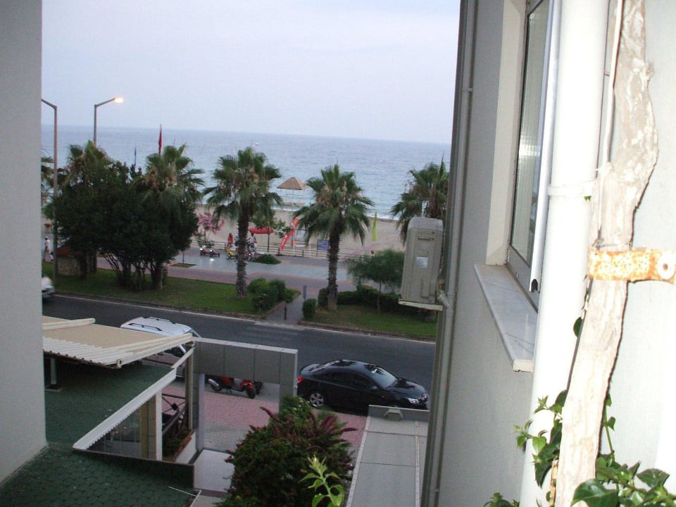 Seitlicher Meerblick vom Balkon Kleopatra Celine Hotel