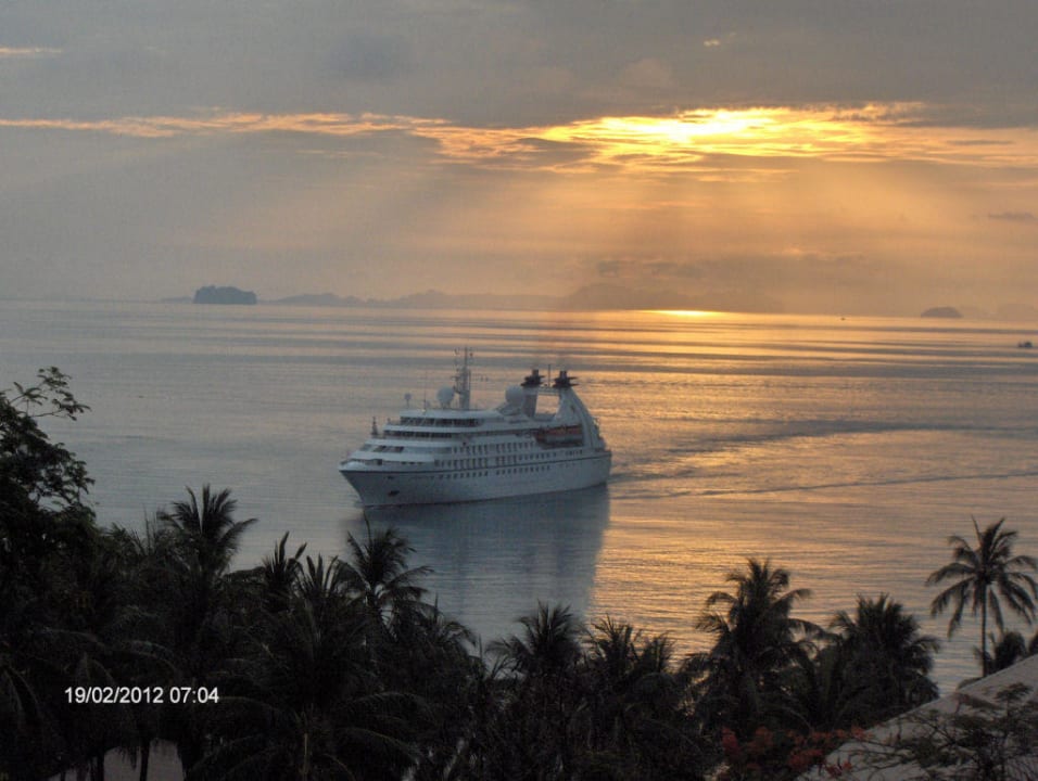 Kreuzfahrt bei Sonnenaufgang Cape Panwa Hotel