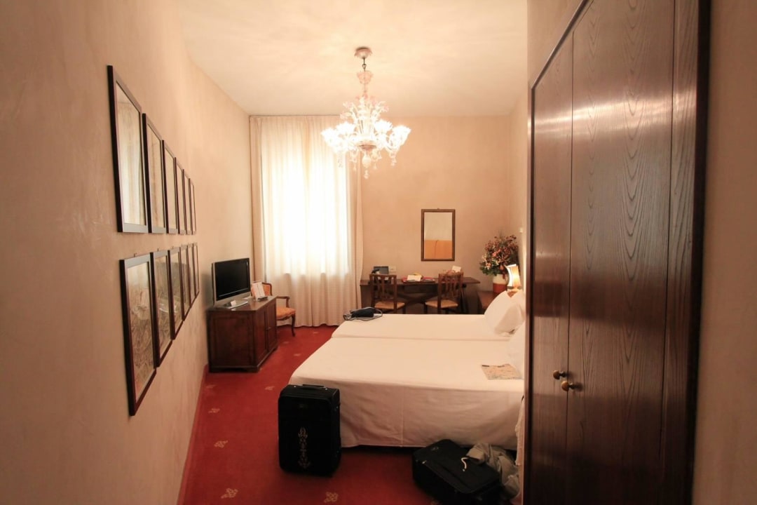 Superior Hotel Columbia