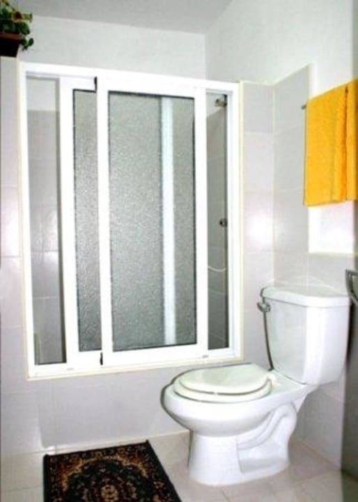 Baño 1 Hostal Buen Viaje