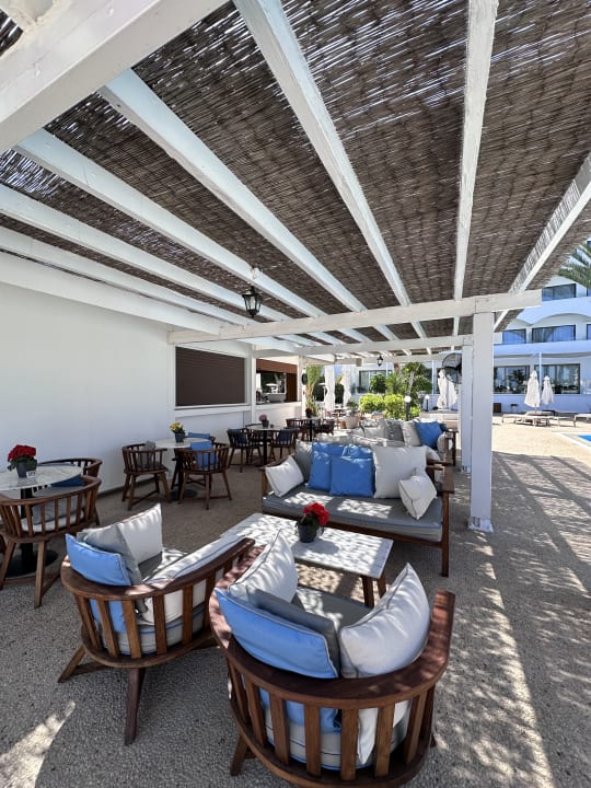 Gastro Crystal Springs Beach Hotel