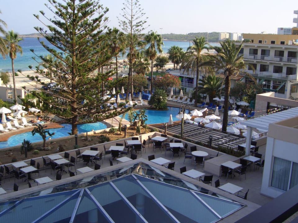 Innen-Pool von oben, Restaurant-Terrasse CM Playa del Moro