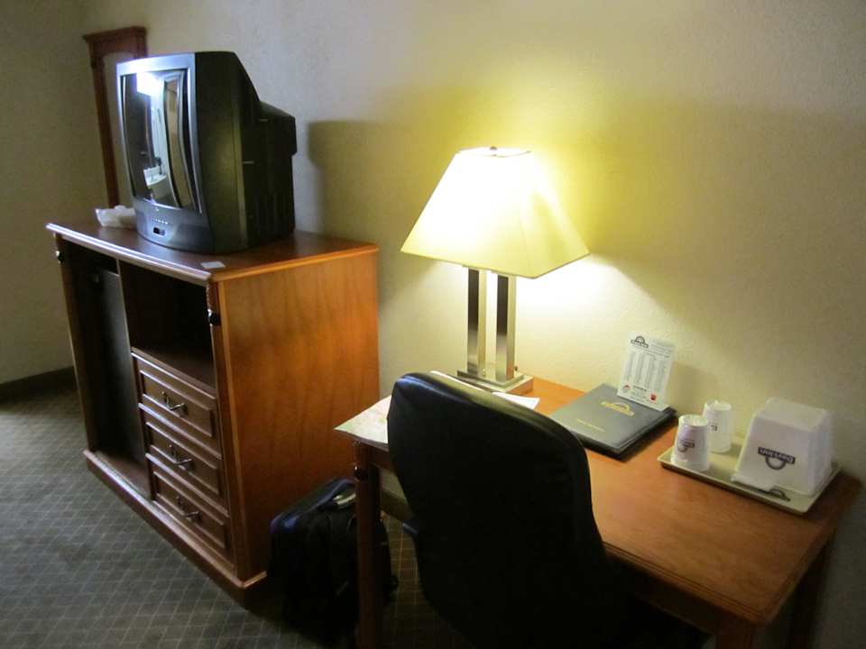 Auch ein Schreibtisch ist vorhanden Hotel Days Inn Yuma Az