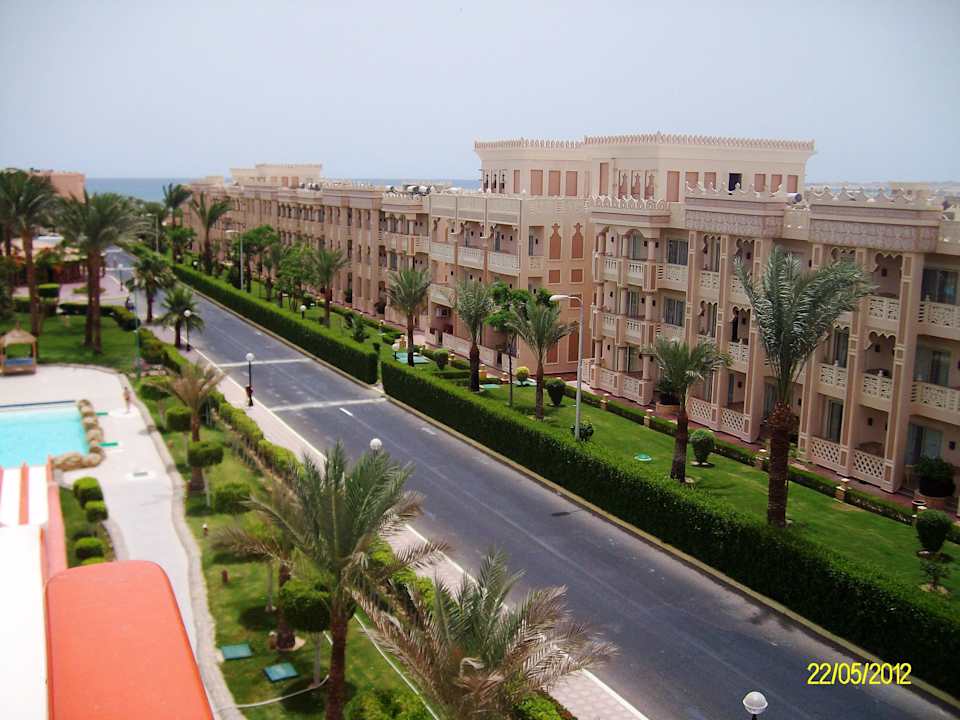 Vom Rutschenturm aufs Palace geschaut Beach Albatros Resort