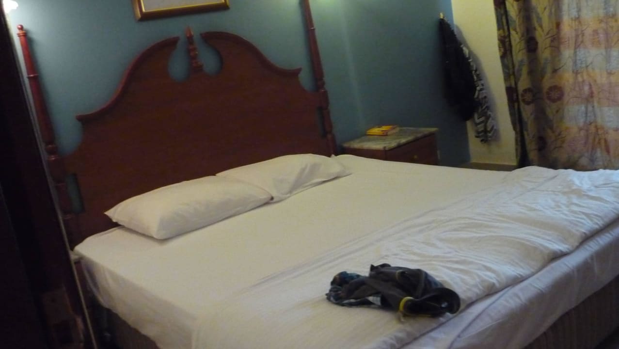 Bett Titanic Beach Spa & Aqua Park