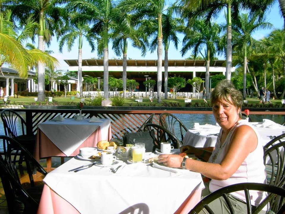 Frühstück im Hauptrestaurant Catalonia Punta Cana - All Inclusive