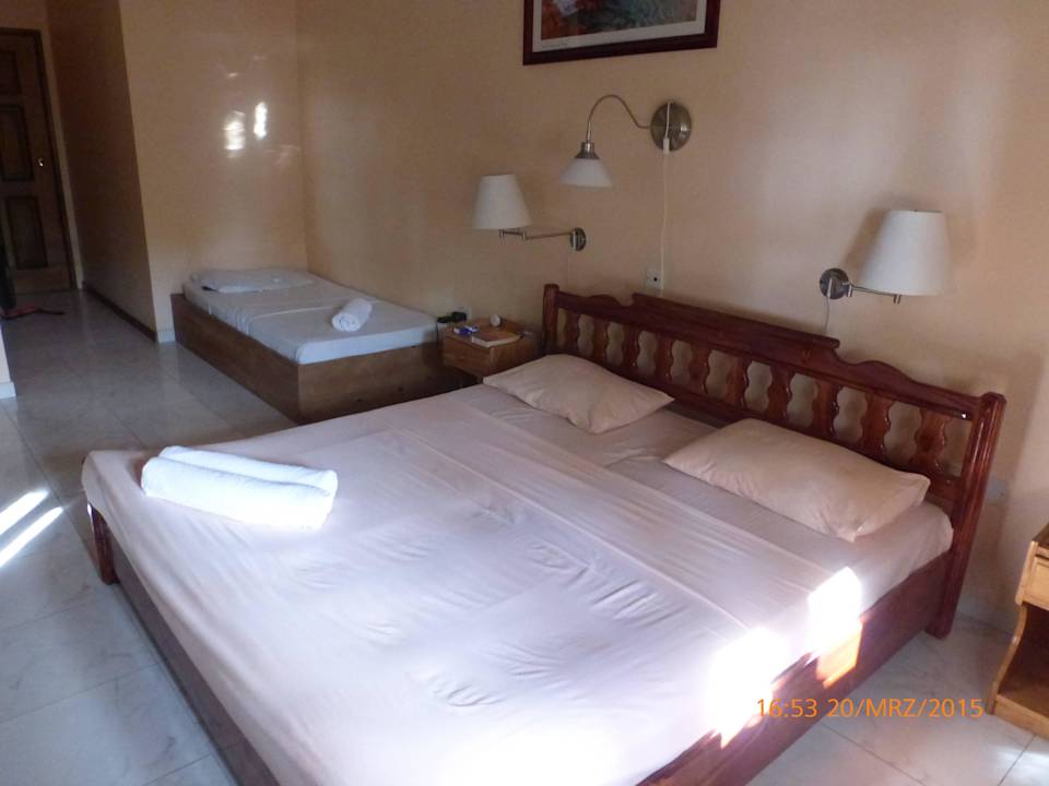 Doppelzimmer mit Aufbettung Hotel Paradise Flycatchers