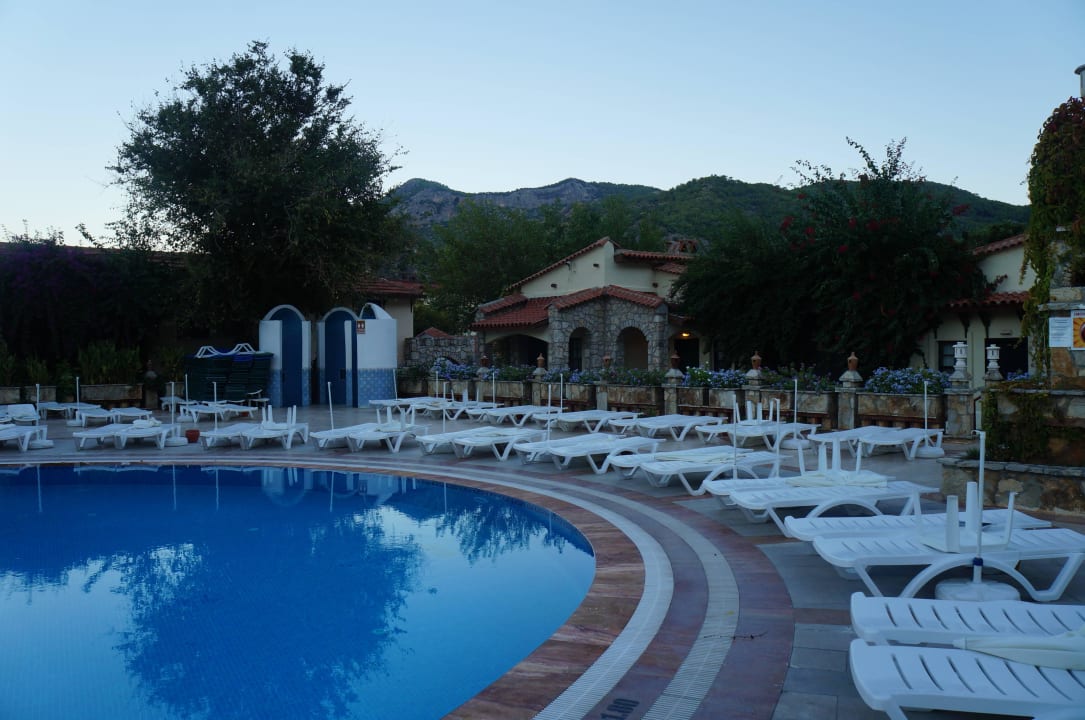 Утро Ölüdeniz Beach Resort by Z Hotels