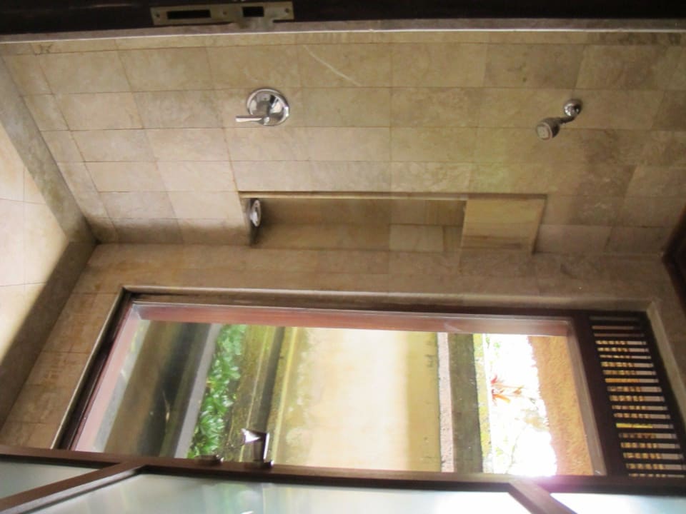 Innendusche The Ubud Village Resort & Spa