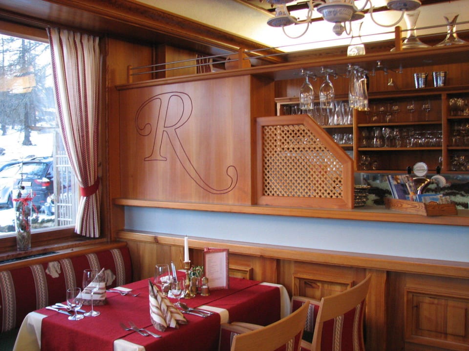 Restaurantecke vor dem Tresen Hotel Rösslhof