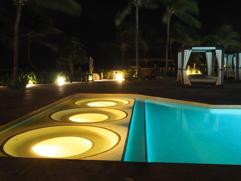 Pool Akumal Bay Beach & Wellness Resort