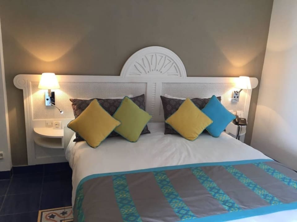 Bett der Juniorsuite Dunes D'or Ocean Club