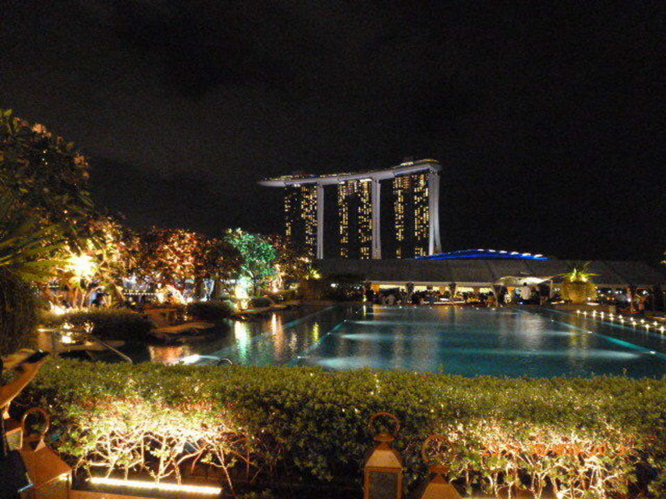 Poolblick The Fullerton Bay Hotel Singapore
