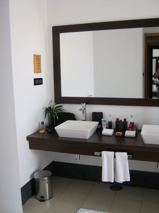 Badezimmer Vilamendhoo Island Resort & Spa