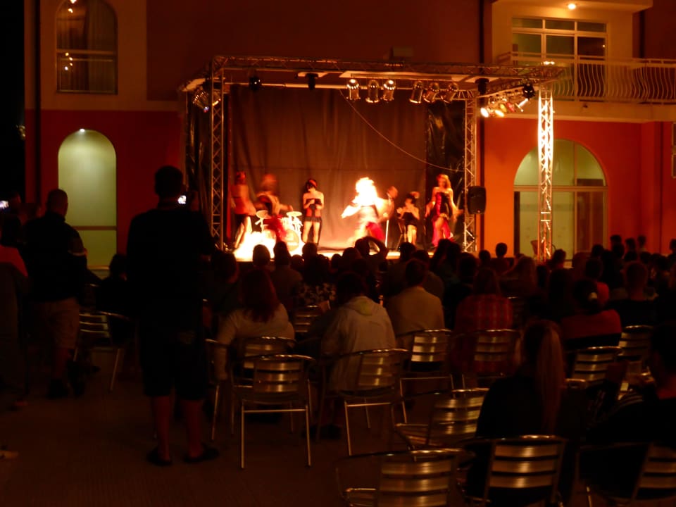 Abendshow  Sol Luna Bay
