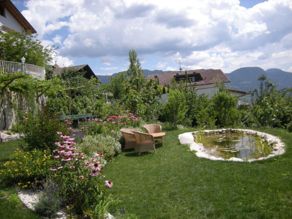 Kleiner Einblick in die Gartenanlage Panoramahotel Am Sonnenhang