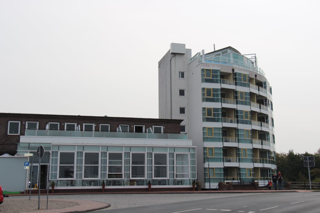 Speisesaal und Westflügel Hotel Fährhaus