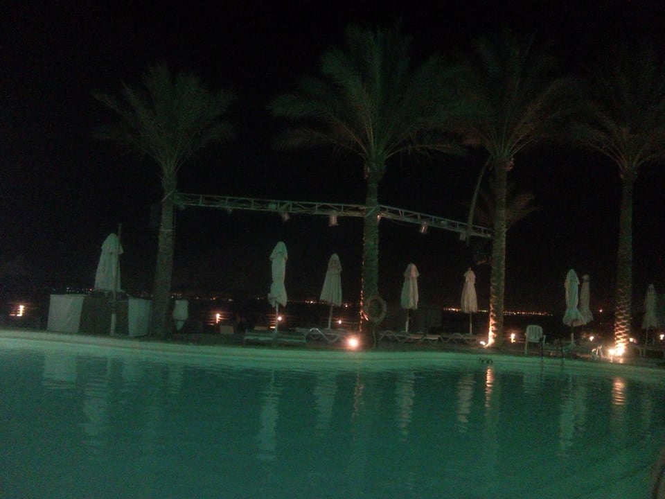 Kidney Pool/ Abends Shisha Bar Sharm Resort