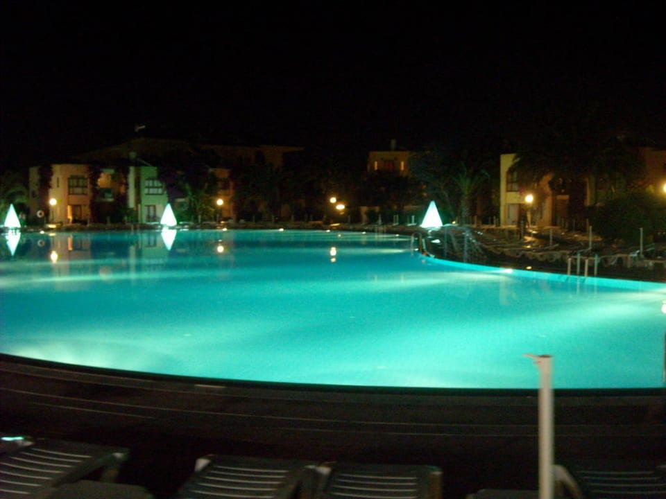 Activity Pool VONRESORT Golden Beach