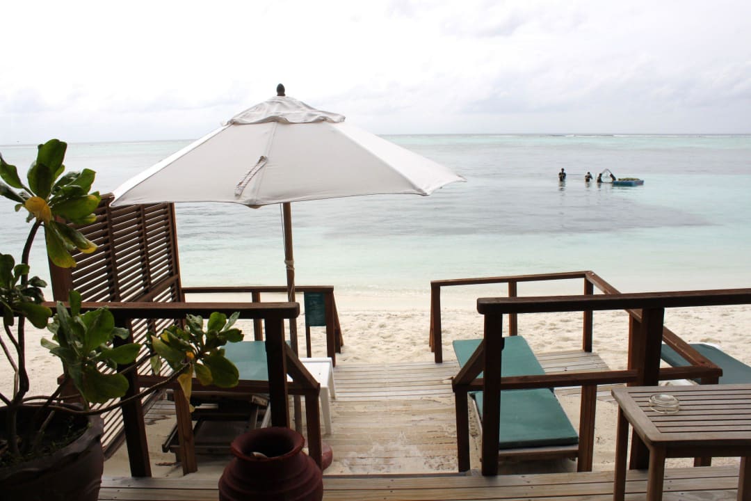 Terrasse aus der water villa (liegt am strand) Meeru Maldives Resort Island