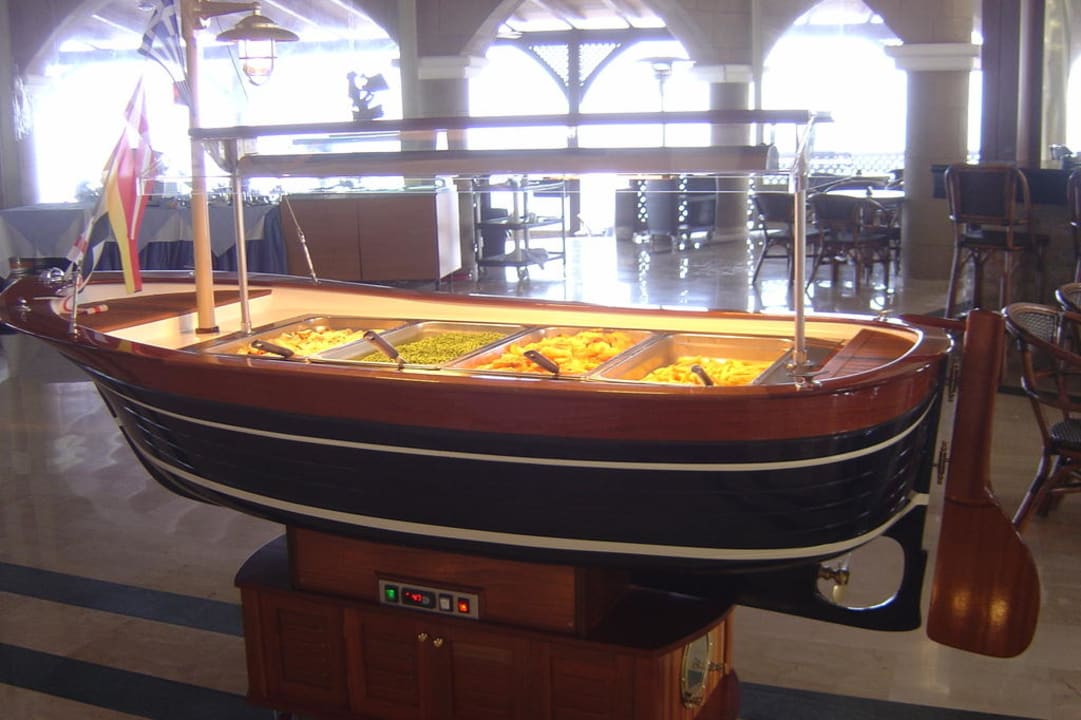 Büffet im Boot Hotel Kalithea Horizon Royal