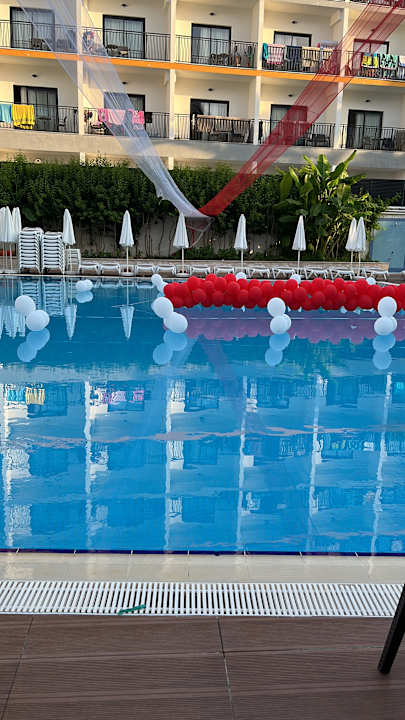 Pool Side Aquamarin Resort & Spa