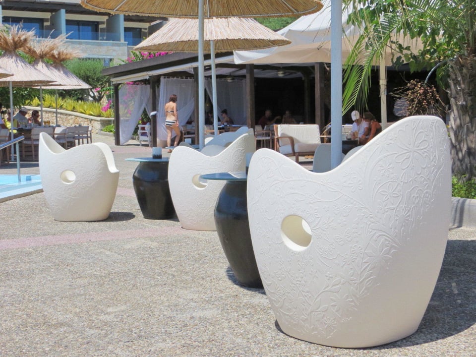 Sitzmöbel an der Poolbar Aquagrand Artistic Luxury Beach Resort - Adults only