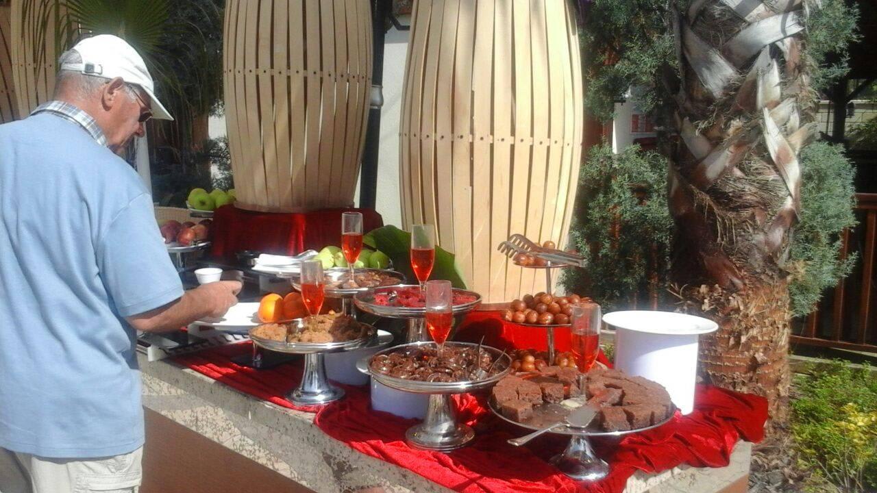 Süßigkeiten zum Mittagsgrill Diamond Excellence Resort & Spa