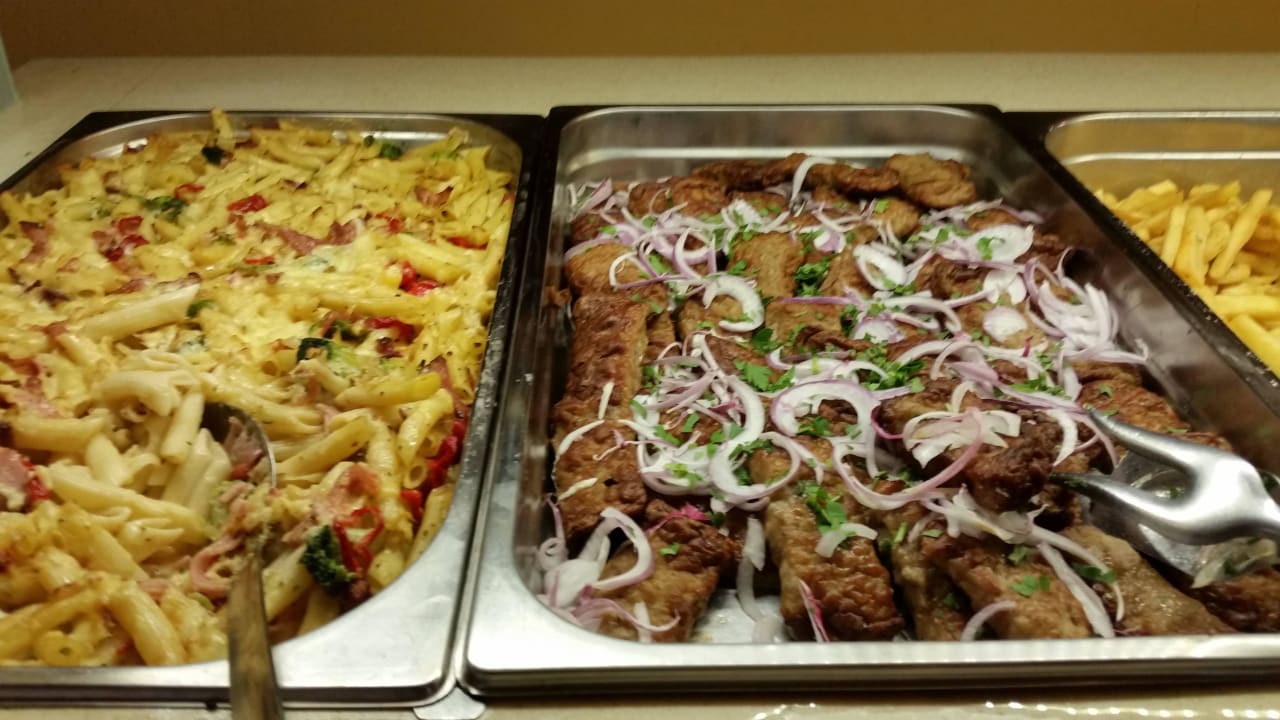 Warmes Buffet Hotel Kathrin Beach