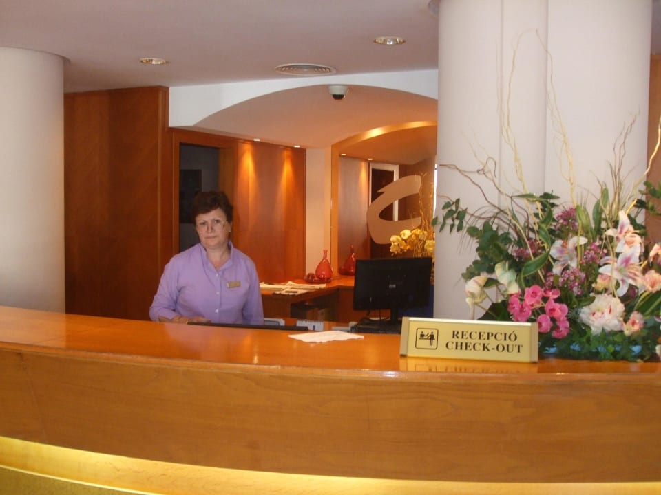 Freundliche Rezeption CM Playa del Moro