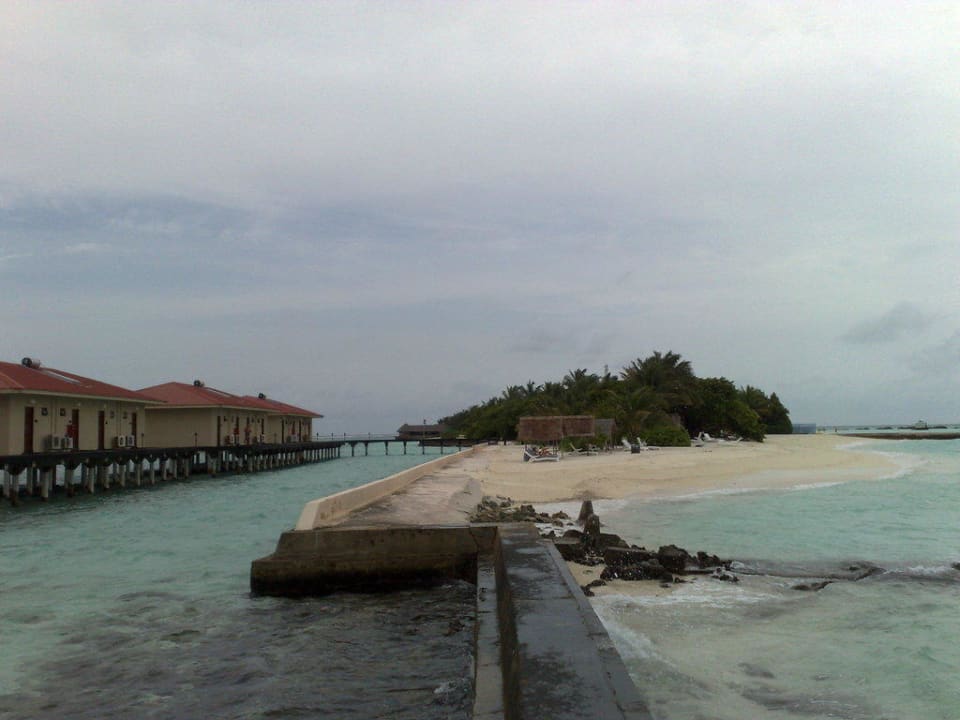 Die schmalste Seite der Insel Summer Island Maldives