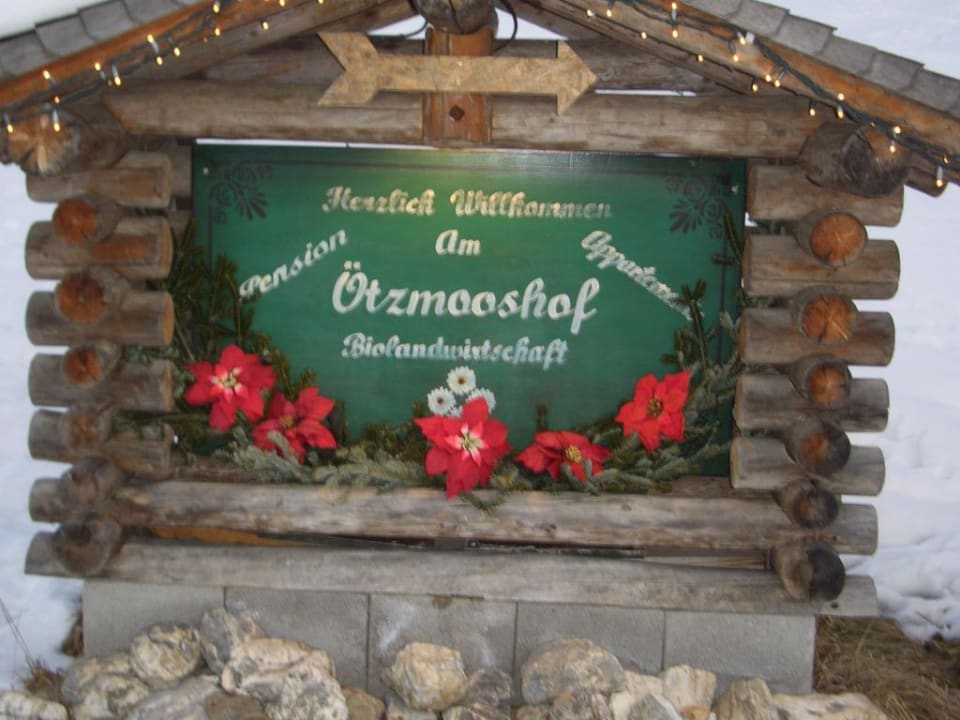 Schild Hotel-Pension Ötzmooshof