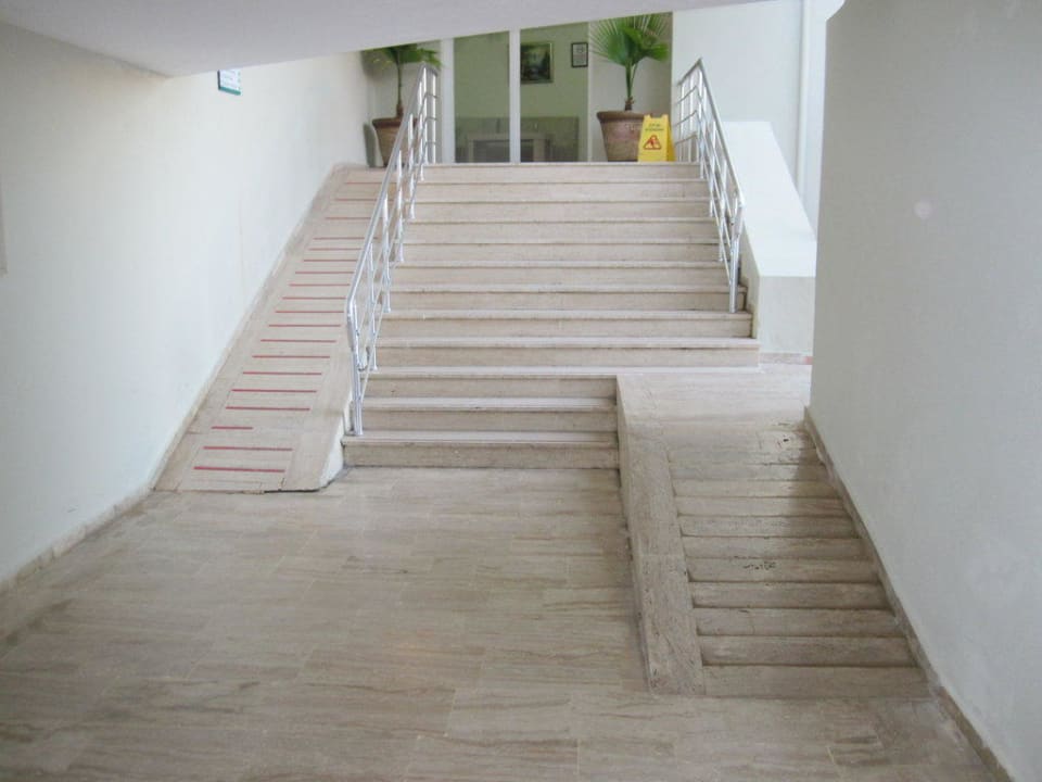 Wegweißer Hotel Gardenia Beach