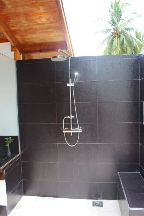 Offene Dusche Meeru Maldives Resort Island