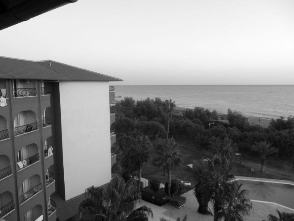 Auch farblos ein toller Ausblick Club Turtas Beach Hotel