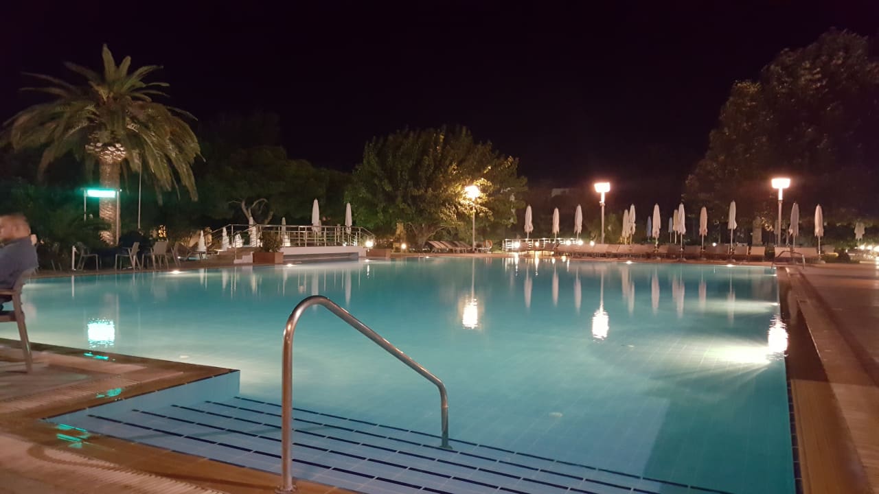 Pool Caravia Beach Hotel