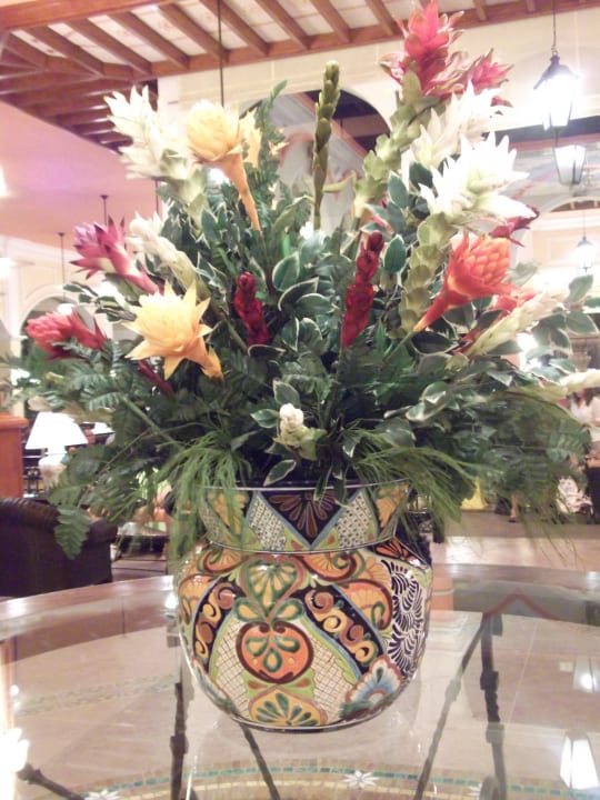 Blumen in der Lobby Hotel Riu Tequila