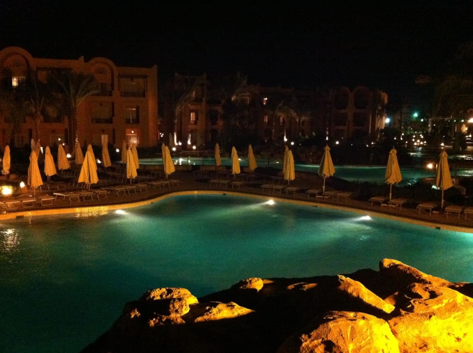 Hauptpool nachts Stella Beach Resort & Spa Makadi Bay