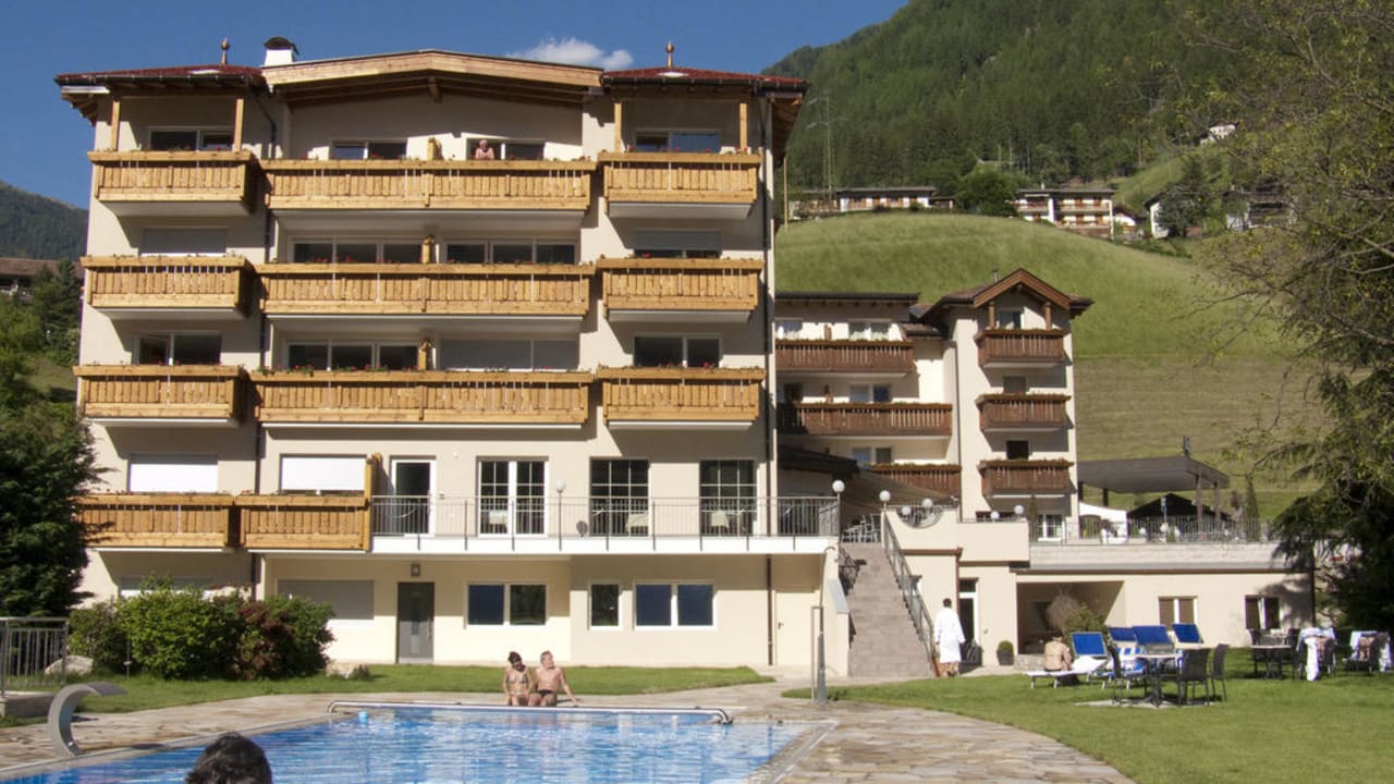 Hotel vom Garten aus Hotel Wiesenhof Garden Resort
