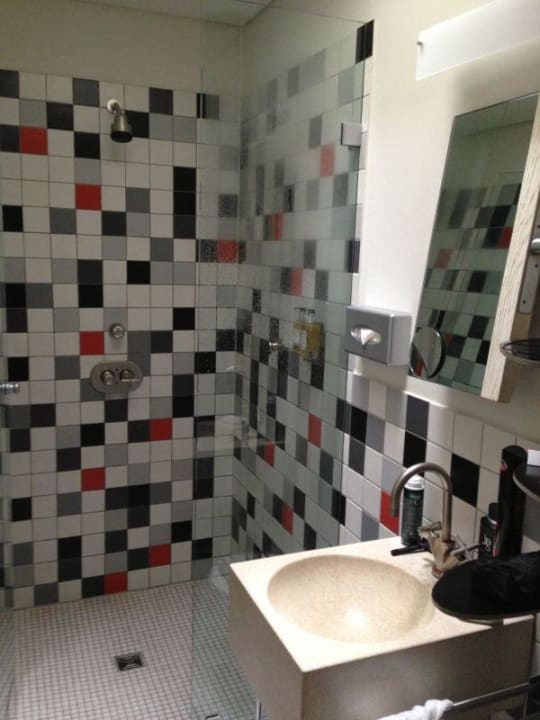 Bad Hotel Bleibtreu Berlin by Golden Tulip