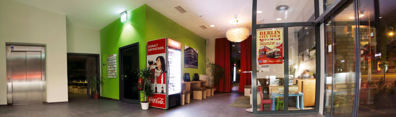 Lobby H+ Hotel 4Youth